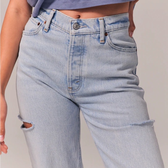 Abercrombie & Fitch Denim - NWOT Abercrombie & Fitch High Rise Dad Jean, light destroy, size 29 Long